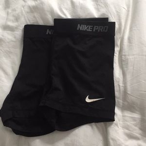 2 pairs of nike spandex
